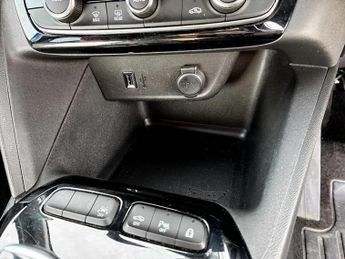 Vauxhall Corsa 100kW SRi Nav Premium 50kWh 5dr Auto [7.4kWCh]