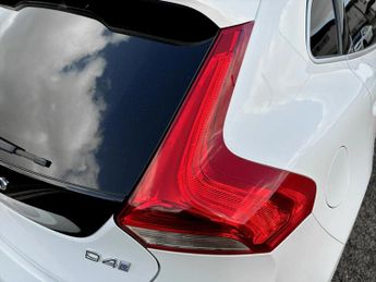 Volvo V40 D4 [190] R DESIGN Pro 5dr Geartronic