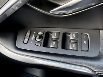 Volvo V40 D4 [190] R DESIGN Pro 5dr Geartronic