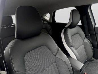Renault Captur 1.6 E-Tech full hybrid 145 Techno 5dr Auto