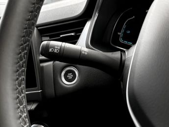 Renault Captur 1.6 E-Tech full hybrid 145 Techno 5dr Auto