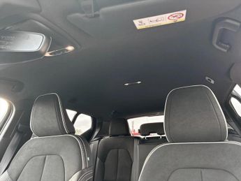 Volvo Xc40 2.0 B4P R DESIGN 5dr Auto