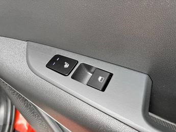 Kia Niro 150kW 4 65kWh 5dr Auto