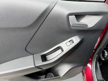 Ford Puma 1.0 EcoBoost Hybrid mHEV Vivid Ruby Ed 5dr DCT