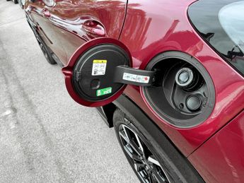 Ford Puma 1.0 EcoBoost Hybrid mHEV Vivid Ruby Ed 5dr DCT