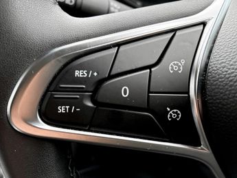 Renault Captur 1.6 E-Tech full hybrid 145 Evolution 5dr Auto