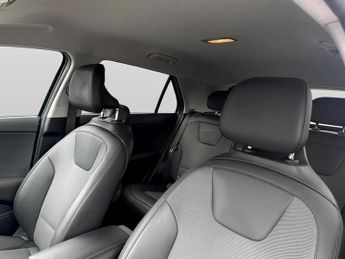 Kia Niro 150kW 3 65kWh 5dr Auto