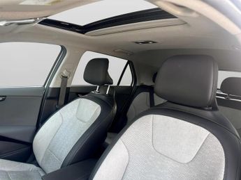 Kia Niro 150kW 4 65kWh 5dr Auto