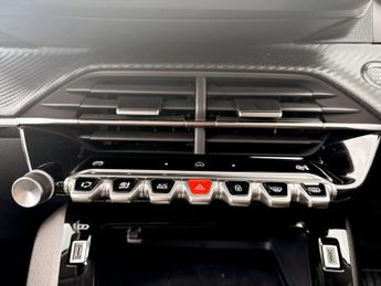 Peugeot 208 1.2 Hybrid 110 Allure 5dr e-DSC6