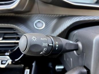 Peugeot 208 1.2 Hybrid 110 GT 5dr e-DSC6