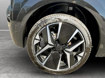 Peugeot 208 1.2 Hybrid 110 GT 5dr e-DSC6