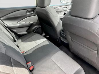 Nissan Qashqai 1.3 DiG-T MH 158 N-Connecta 5dr Xtronic