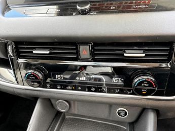 Nissan Qashqai 1.3 DiG-T MH 158 N-Connecta 5dr Xtronic