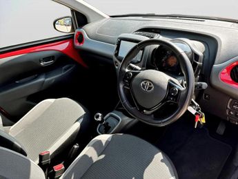 Toyota AYGO 1.0 VVT-i X-Trend TSS 5dr x-shift
