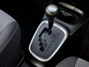 Toyota Yaris 1.5 Hybrid Icon 5dr CVT
