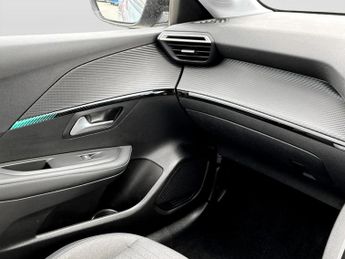 Peugeot 208 1.2 PureTech 100 Allure Premium + 5dr EAT8