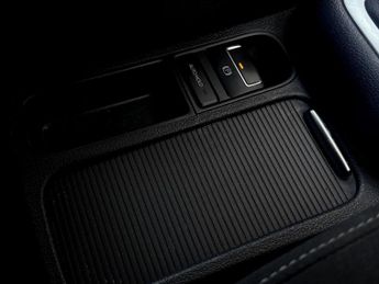 Volkswagen Tiguan 2.0 TDi BlueMotion Tech R-Line 184 5dr DSG [NAV]