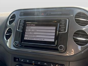 Volkswagen Tiguan 2.0 TDi BlueMotion Tech R-Line 184 5dr DSG [NAV]