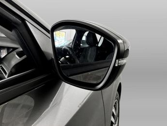Peugeot 208 1.2 PureTech 100 Allure Premium + 5dr EAT8
