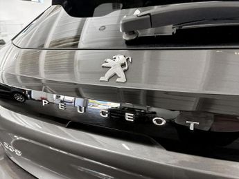 Peugeot 208 1.2 PureTech 100 Allure Premium + 5dr EAT8