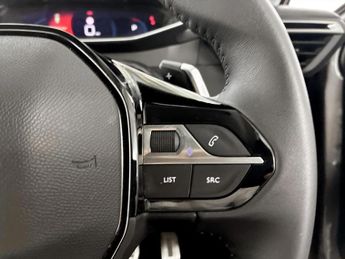 Peugeot 208 1.2 PureTech 100 Allure Premium + 5dr EAT8