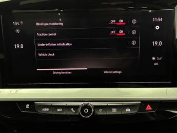 Vauxhall Mokka 100kW Ultimate 50kWh 5dr Auto