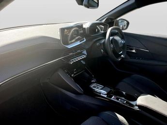 Peugeot 208 1.2 Hybrid 110 GT 5dr e-DSC6