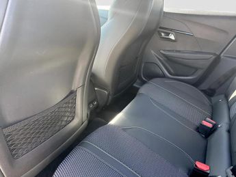 Peugeot 208 1.2 Hybrid 110 GT 5dr e-DSC6