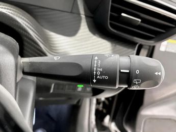 Peugeot 208 1.2 Hybrid 110 GT 5dr e-DSC6