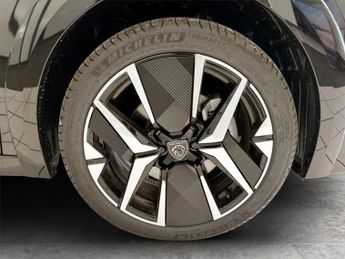 Peugeot 208 1.2 Hybrid 110 GT 5dr e-DSC6