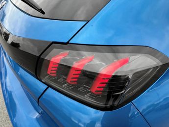 Peugeot 208 1.2 PureTech 130 Allure Premium + 5dr EAT8