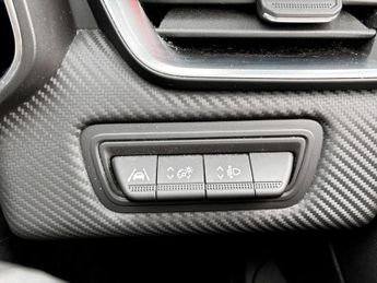 Renault Clio 1.6 E-TECH Hybrid 140 RS Line 5dr Auto