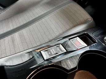 Peugeot 208 100kW Allure Premium + 50kWh 5dr Auto