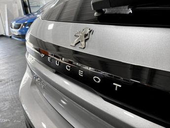 Peugeot 208 100kW Allure Premium + 50kWh 5dr Auto