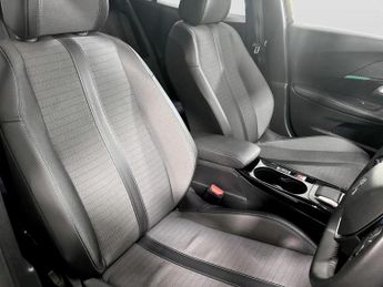 Peugeot 2008 100kW Allure Premium+ 50kWh 5dr Auto