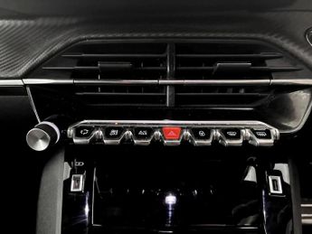 Peugeot 2008 100kW Allure Premium+ 50kWh 5dr Auto