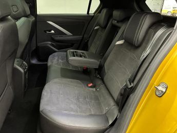 Vauxhall Astra 115kW Ultimate 54kWh 5dr Auto