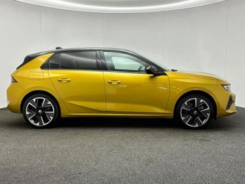 Vauxhall Astra 115kW Ultimate 54kWh 5dr Auto