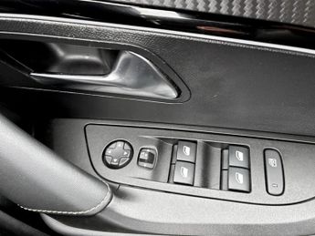 Peugeot 2008 100kW GT Premium 50kWh 5dr Auto
