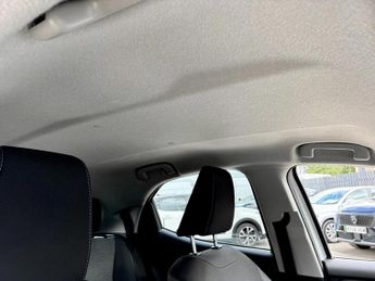 Toyota Yaris 1.5 Hybrid Design 5dr CVT
