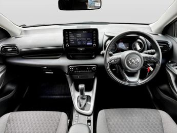 Toyota Yaris 1.5 Hybrid Design 5dr CVT