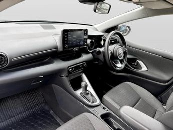 Toyota Yaris 1.5 Hybrid Design 5dr CVT