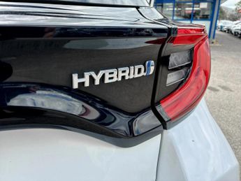 Toyota Yaris 1.5 Hybrid Design 5dr CVT