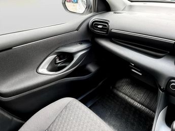 Toyota Yaris 1.5 Hybrid Design 5dr CVT