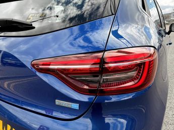 Renault Clio 1.6 E-TECH Hybrid 140 SE Edition 5dr Auto