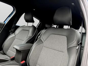 Renault Clio 1.6 E-TECH Hybrid 140 SE Edition 5dr Auto