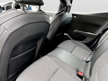 Renault Clio 1.6 E-TECH Hybrid 140 SE Edition 5dr Auto