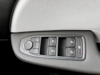 Renault Clio 1.6 E-TECH Hybrid 140 SE Edition 5dr Auto