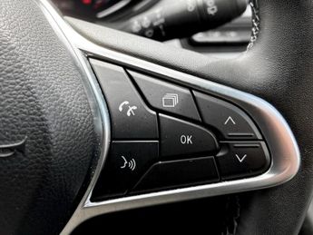 Renault Clio 1.6 E-TECH Hybrid 140 SE Edition 5dr Auto