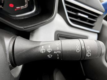 Renault Clio 1.6 E-TECH Hybrid 140 SE Edition 5dr Auto